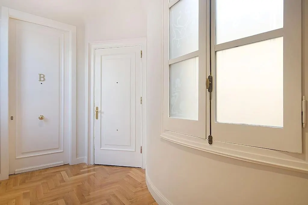 Three Bedroom Apartment In Paseo De Gracia Barcelona