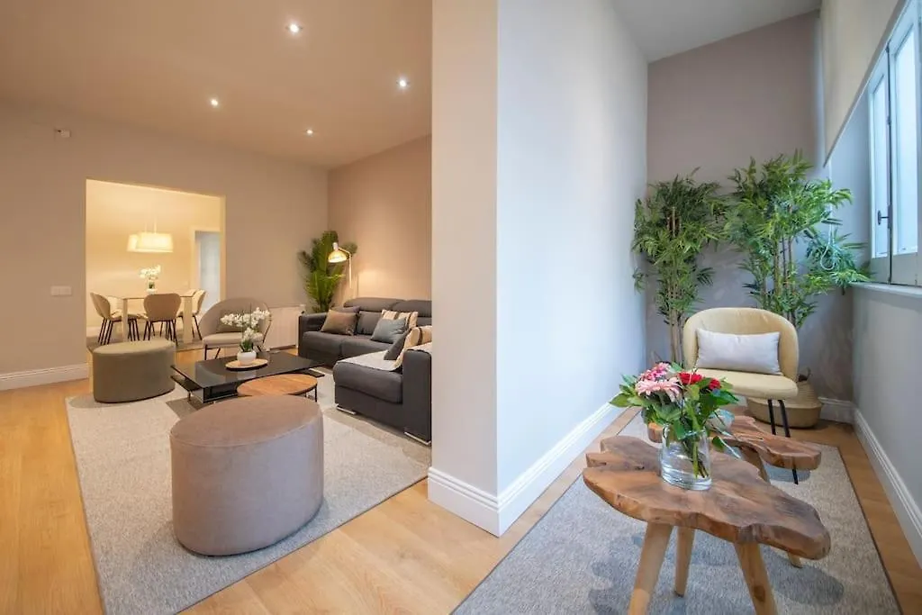 Three Bedroom Apartment In Paseo De Gracia Barcelona Spain