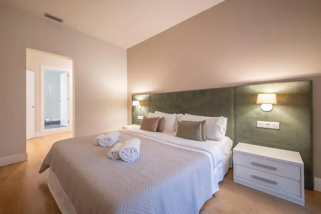 Three Bedroom Apartment In Paseo De Gracia Barcelona