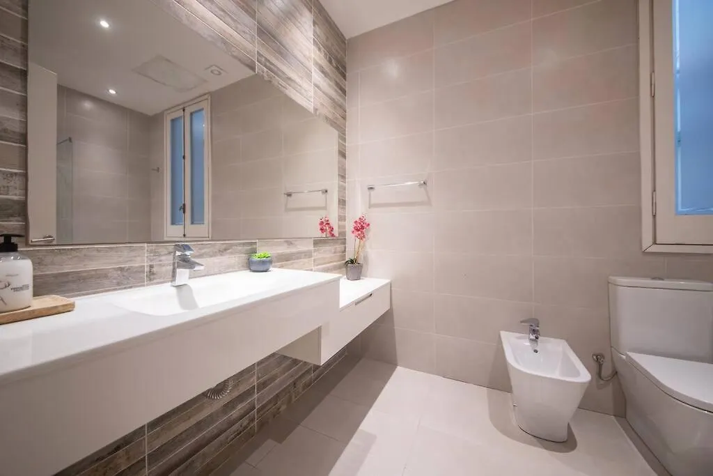 Three Bedroom Apartment In Paseo De Gracia Barcelona