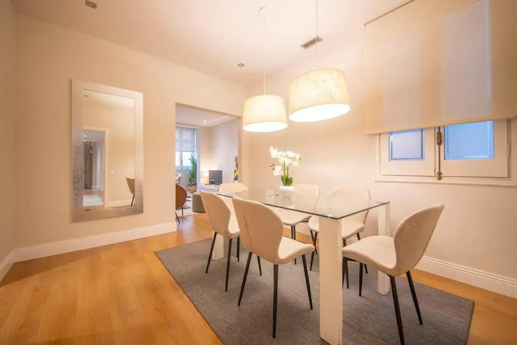 Three Bedroom Apartment In Paseo De Gracia Barcelona